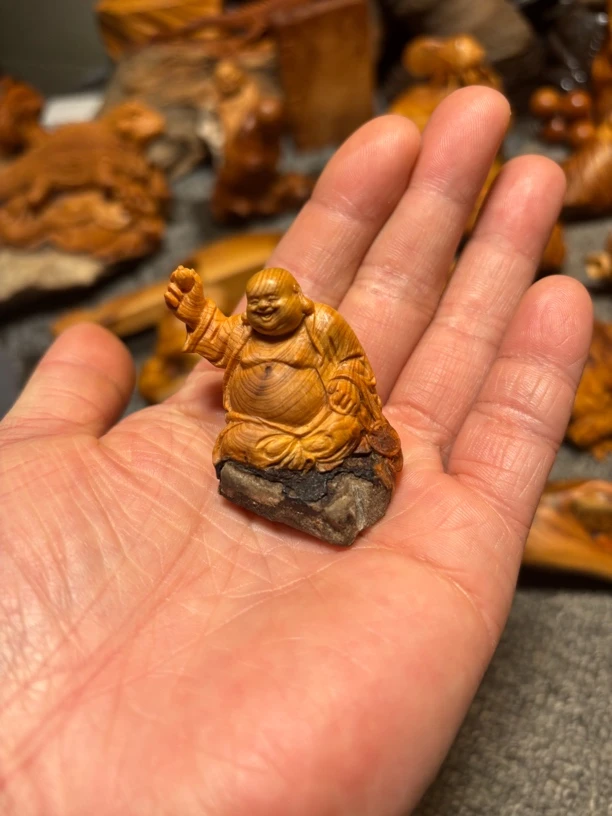 太行陈化崖柏抱石弥勒