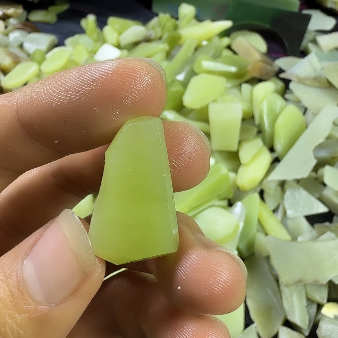 和田玉（糖玉）未镶嵌挂件