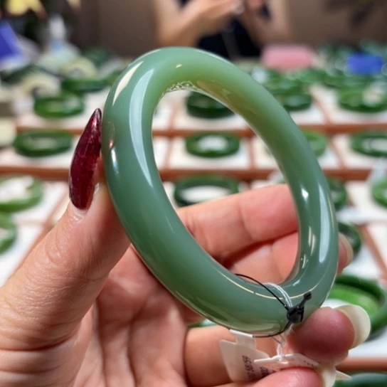 和田玉（碧玉）手镯未镶嵌静*