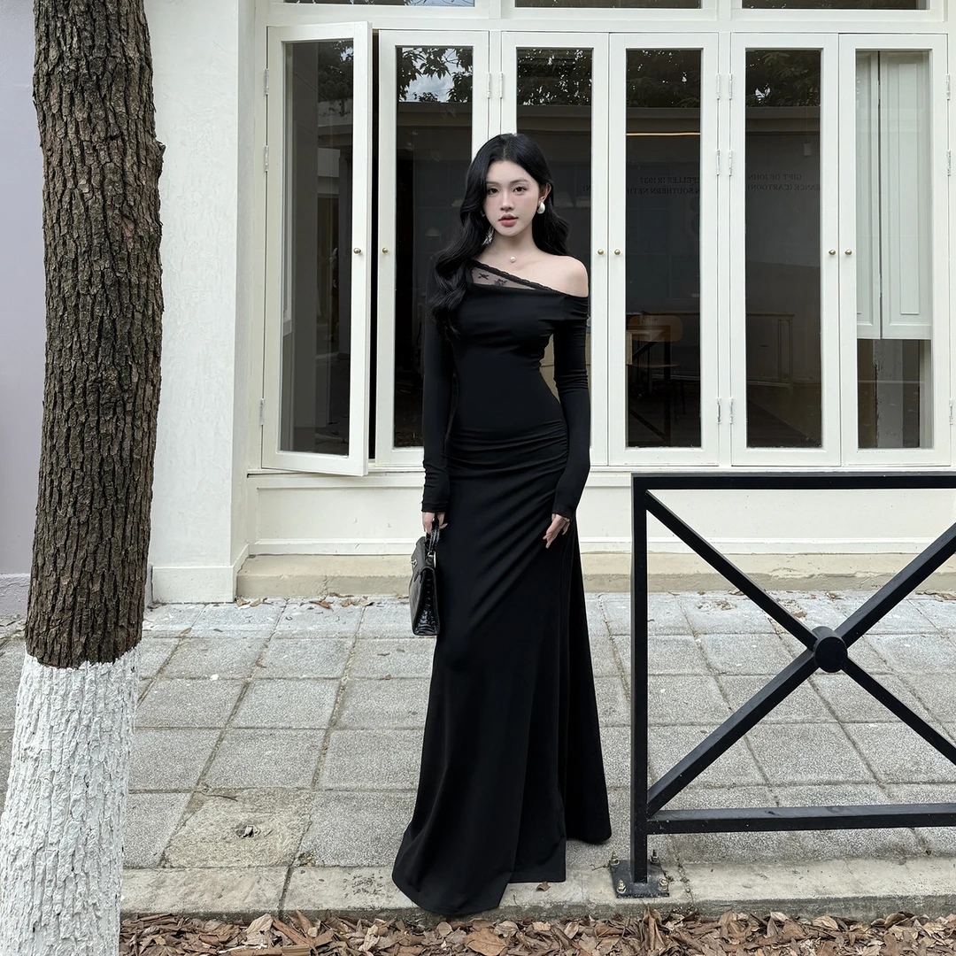 KaDaiShan 黑色御姐风露肩一字肩连衣裙早秋新款蕾丝拼接包臀长裙