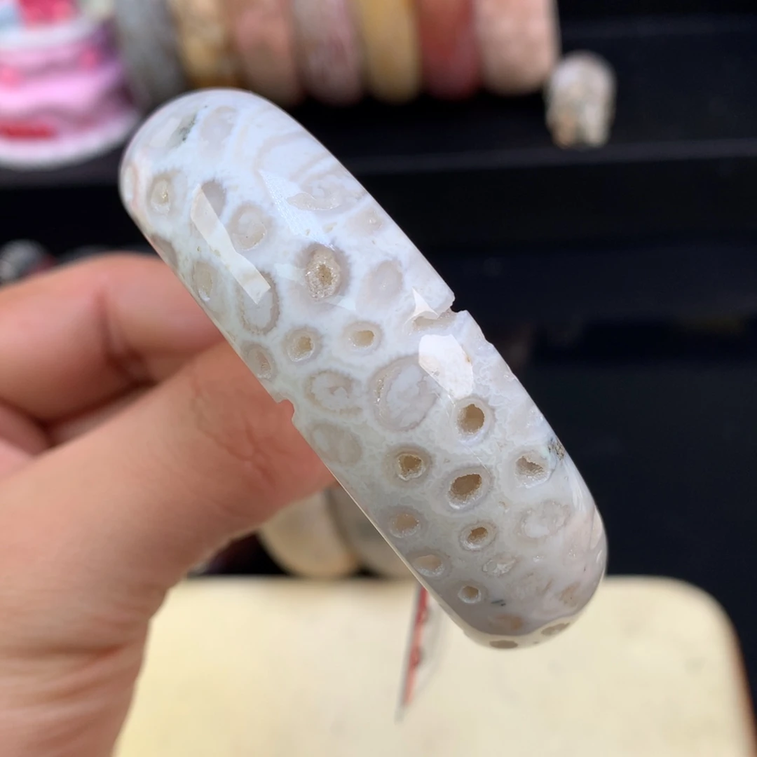 硅化珊瑚（珊瑚玉）未镶嵌颈饰57号奶酪共生56圈