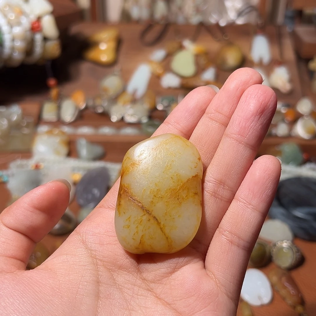 和田玉颈饰未镶嵌佛*