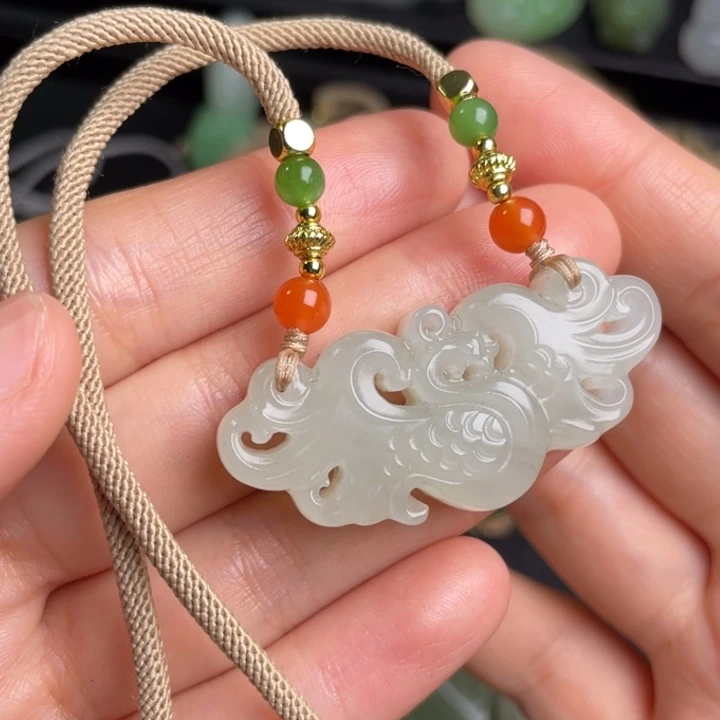 和田玉颈饰未镶嵌