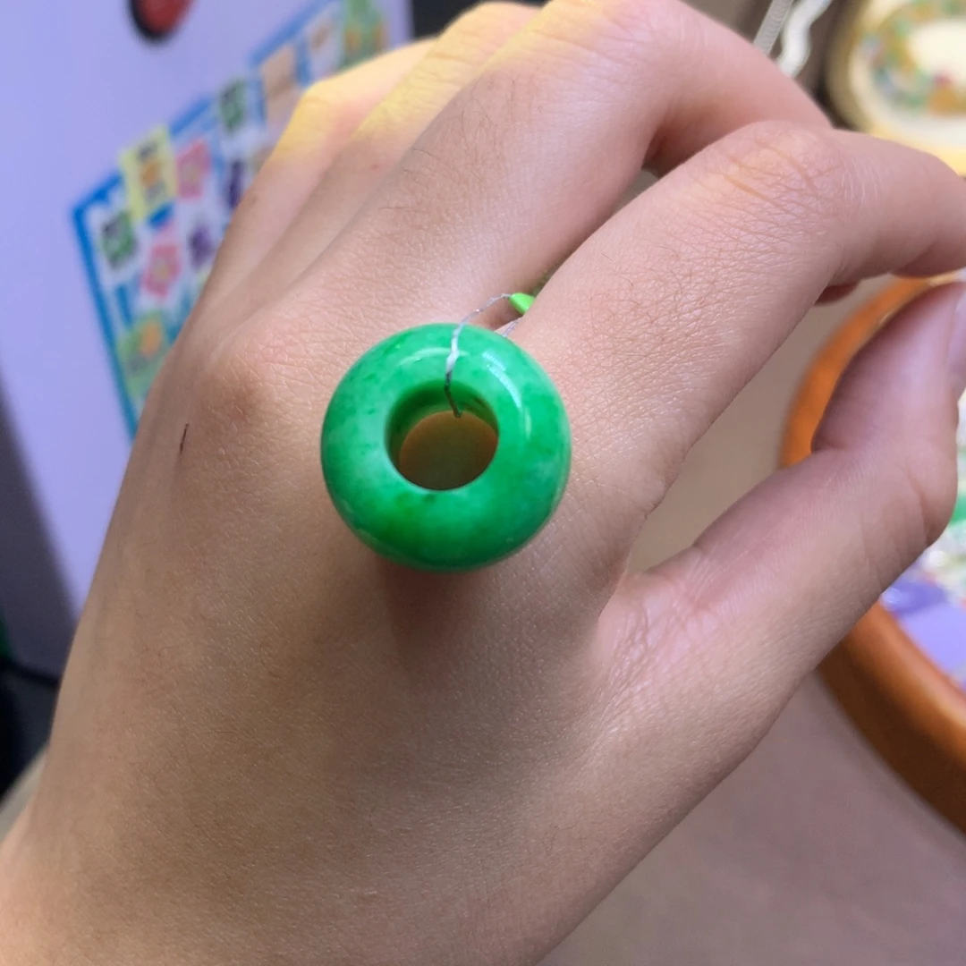 满***陳翡翠未镶嵌颈饰翡翠