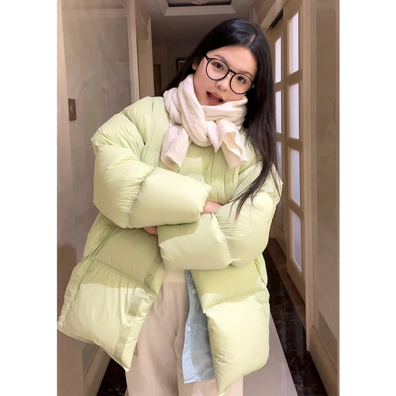 白鸭绒休闲面包服女2024冬宽松加厚保暖中长款圆领羽绒服Y2425739