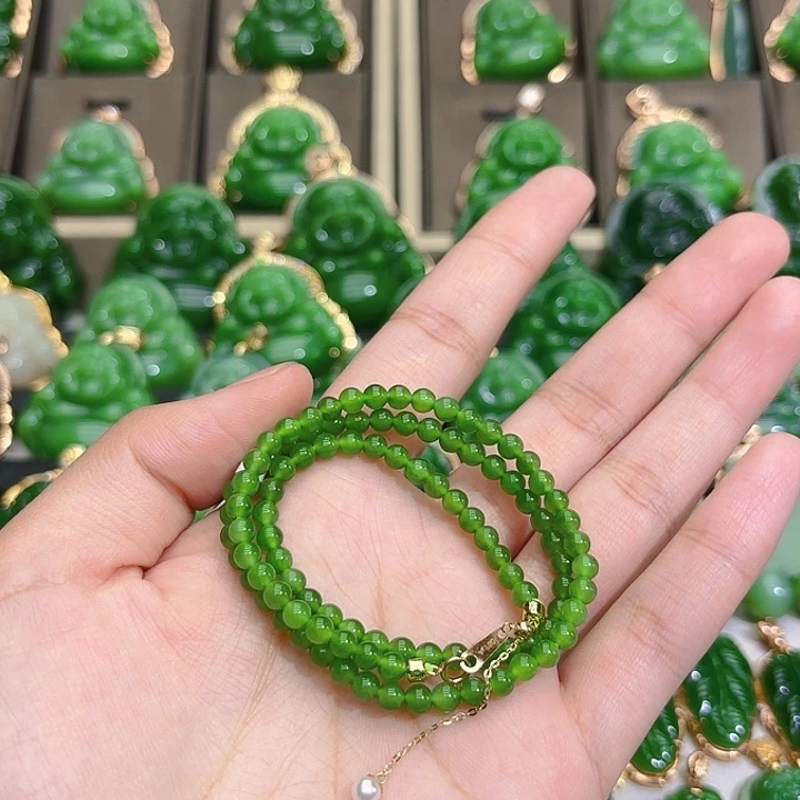 和田玉（碧玉）项链18K金镶嵌4m苹果绿锁骨项链