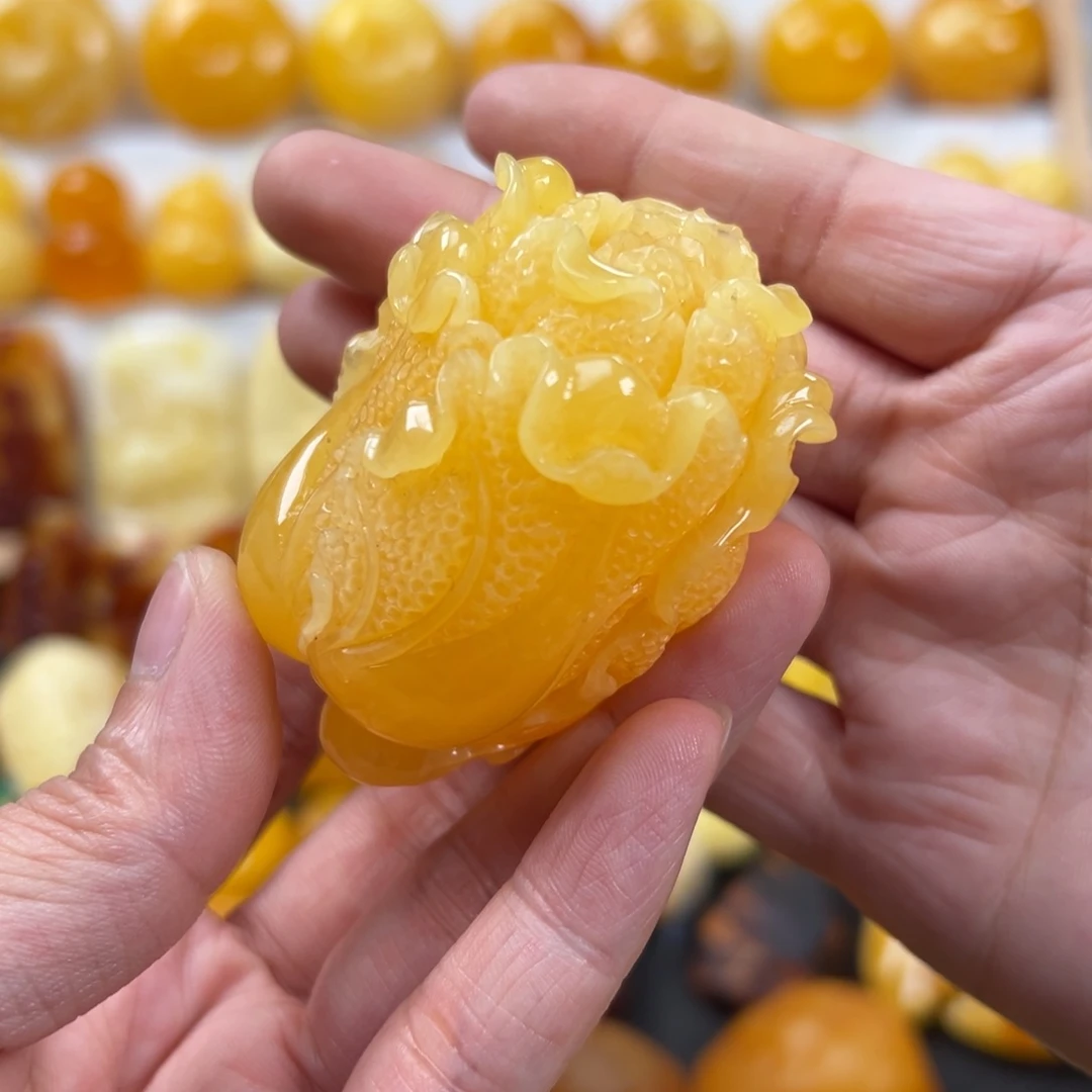 蜜蜡未镶嵌颈饰46.5克