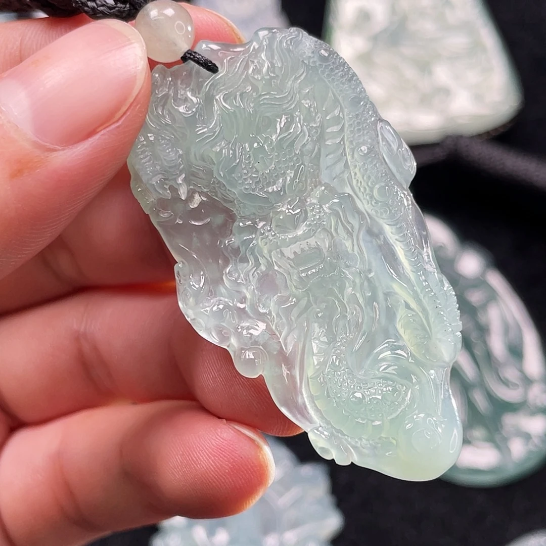 翡翠未镶嵌颈饰6，