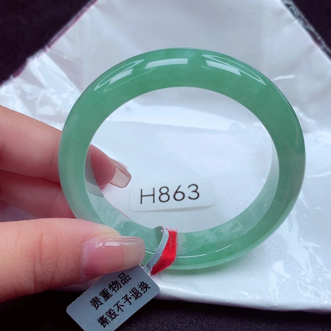 翡翠手镯未镶嵌天然缅甸
