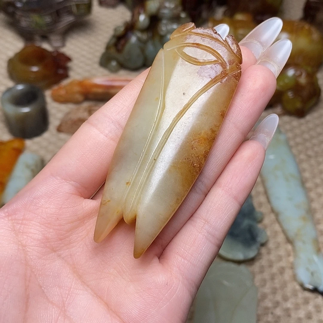 未镶嵌蛇纹石玉颈饰