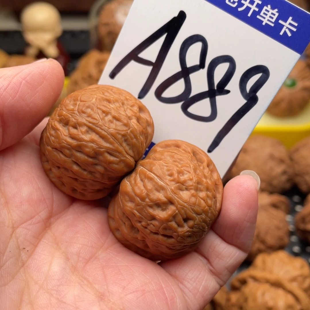 桃核把件铁锤妹妹32