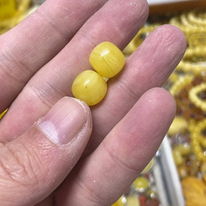 蜜蜡未镶嵌裸石多样性发货其一