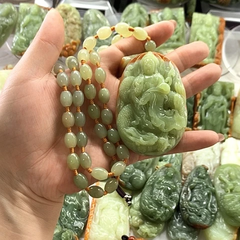 鑫***低和田玉未镶嵌挂件