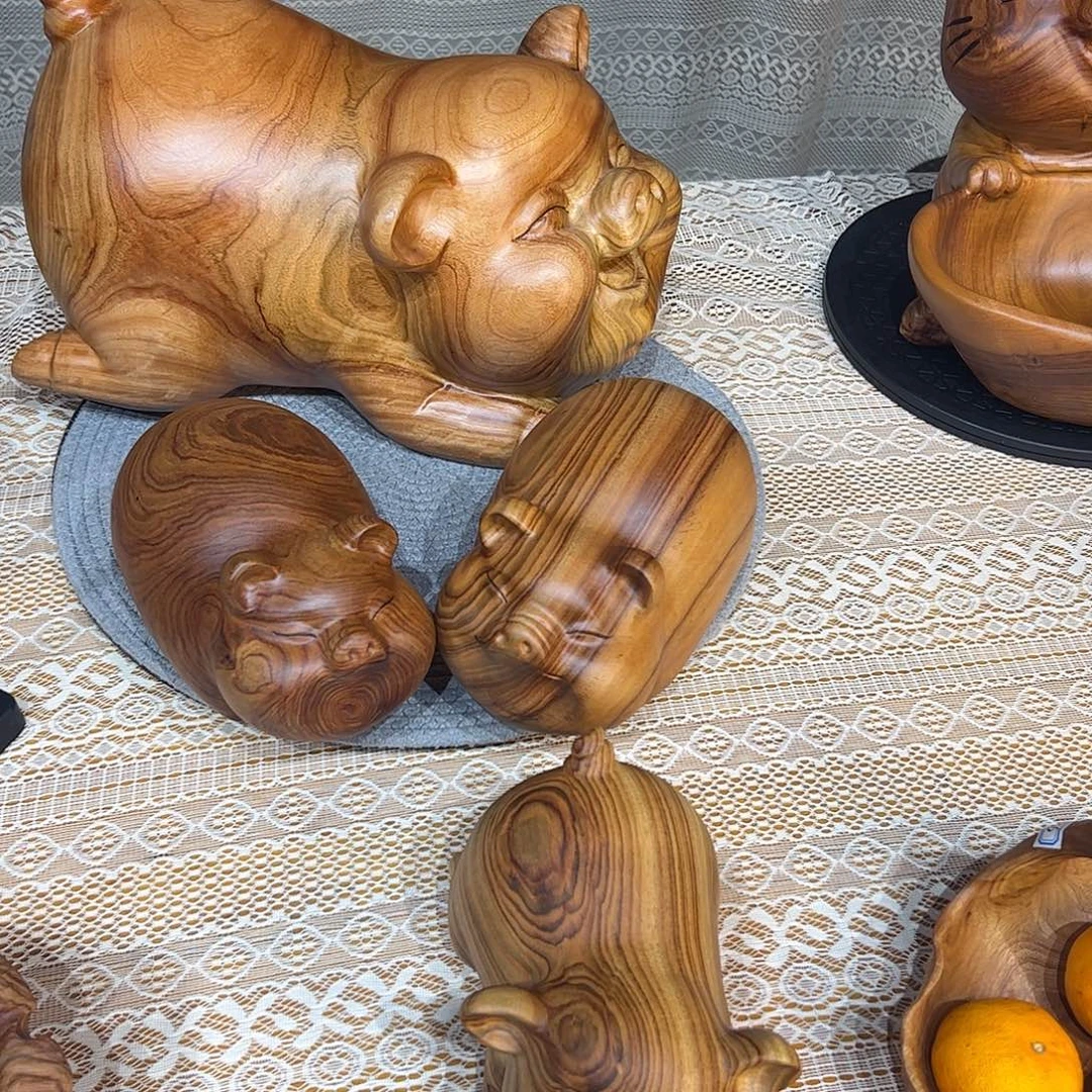 太***儿香樟木小福猪一对儿