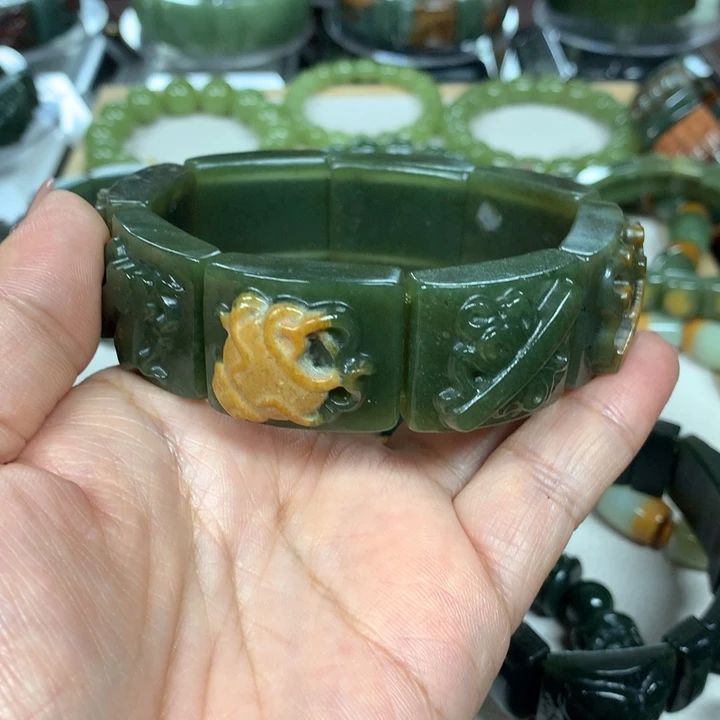 透闪石质玉未镶嵌珠宝奇石雪*?