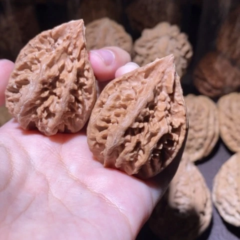 把件文玩核桃东北野生楸子小园 215