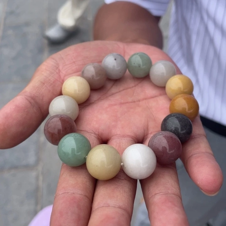未镶嵌手链石英质玉（金丝玉）