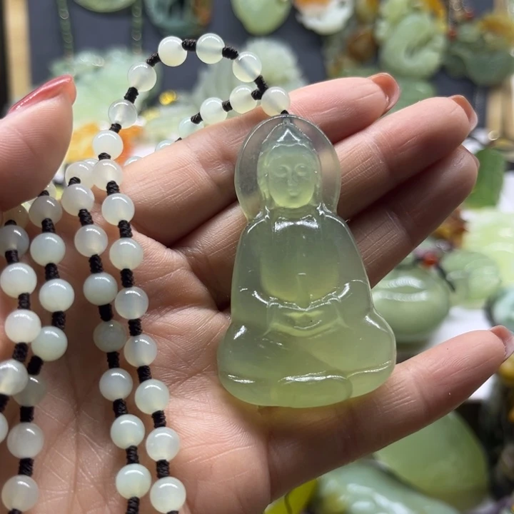 蛇纹石玉未镶嵌颈饰