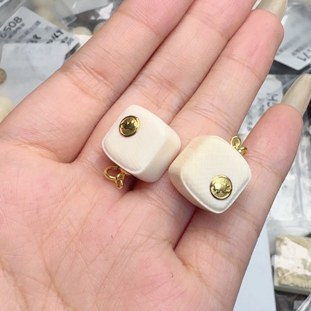 柏香籽/百香籽吊坠?**源猛犸