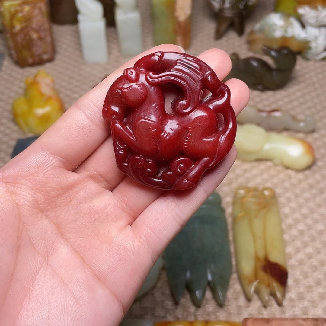 蛇纹石玉未镶嵌颈饰