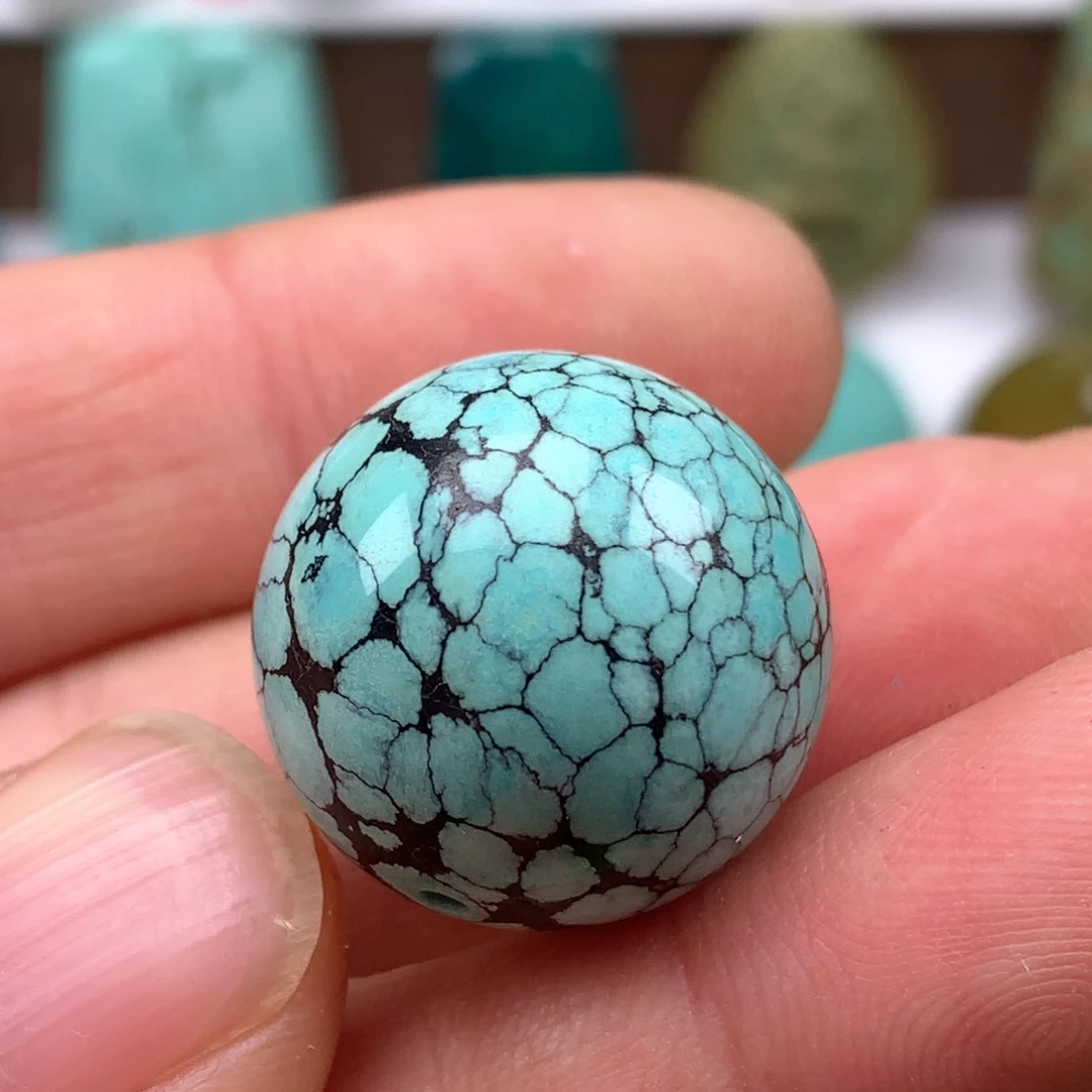 绿松石未镶嵌颈饰