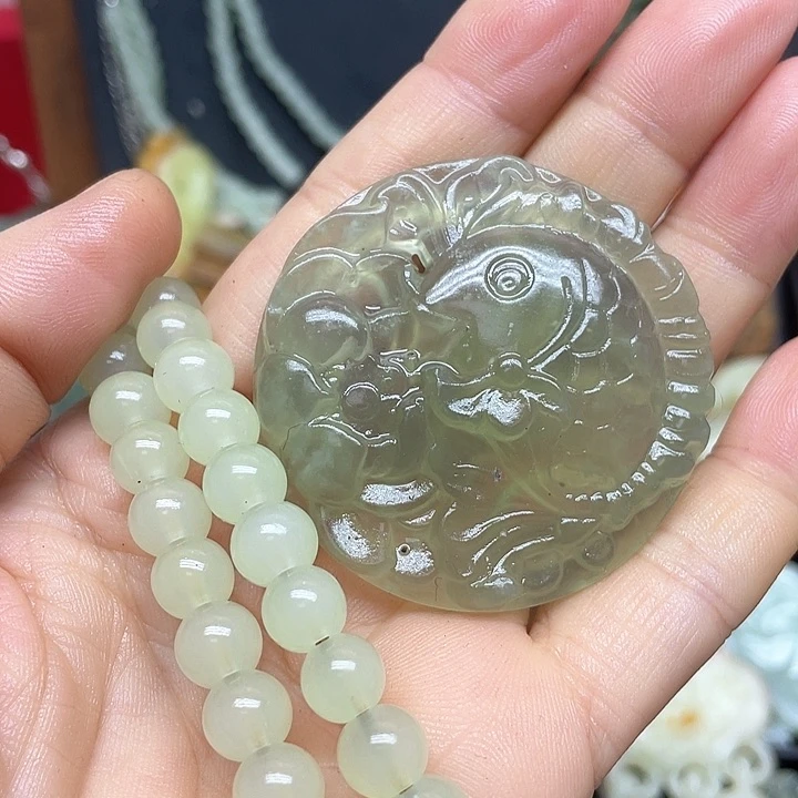 未镶嵌蛇纹石玉颈饰