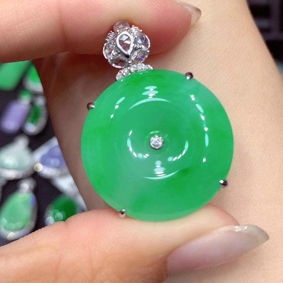 翡翠18K金镶嵌戒指