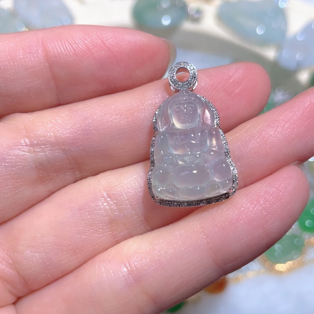 翡翠颈饰18K金镶嵌翡翠