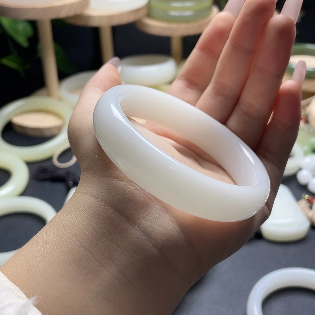 阿***曼54➕圈口正圈手镯一级白