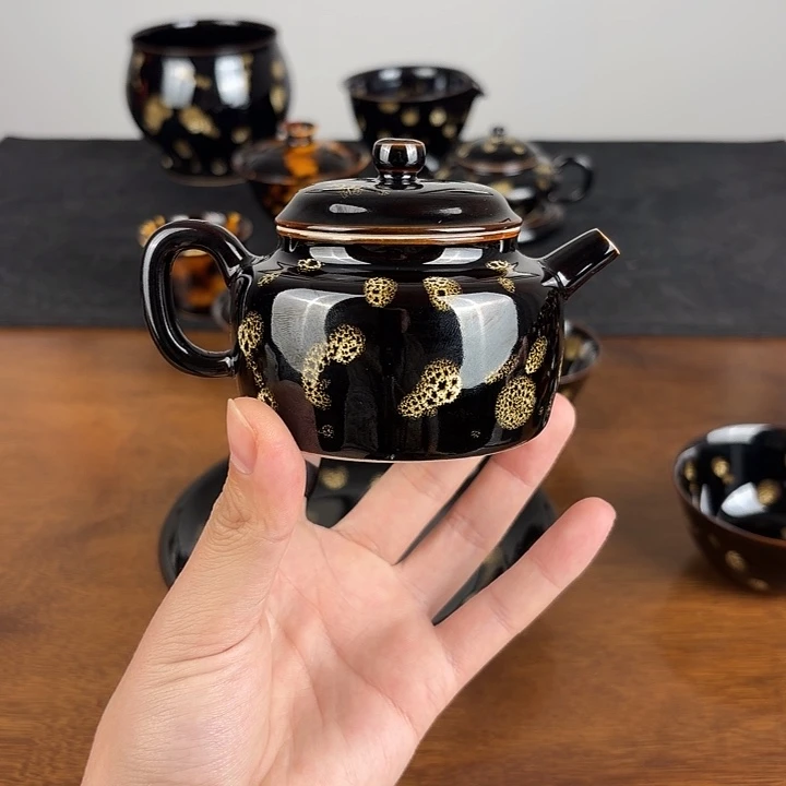 瓷点彩鹧鸪斑德钟壶