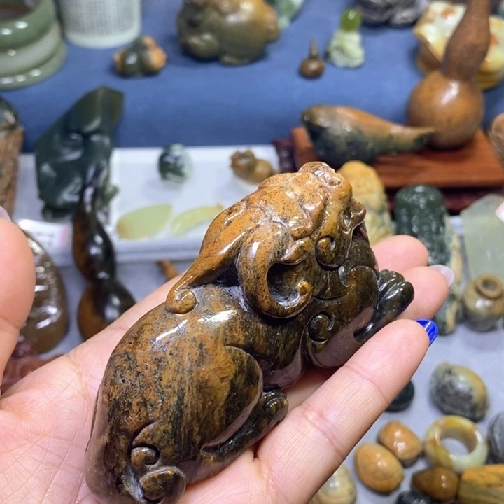 岫岩河磨玉（透闪石质玉）未镶嵌摆件瑕疵甩货不退换介意勿拍