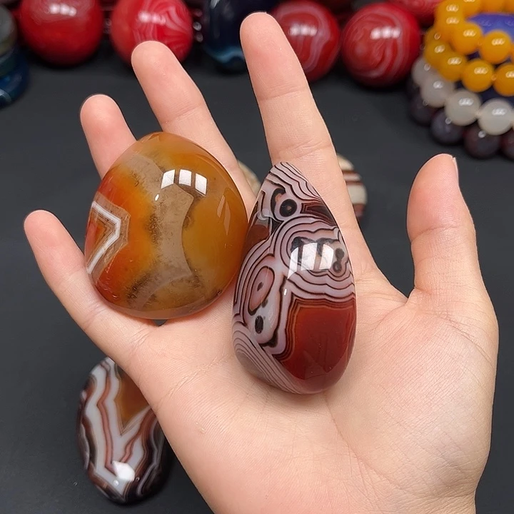 麦***勒未镶嵌玛瑙/玉髓珠宝奇石