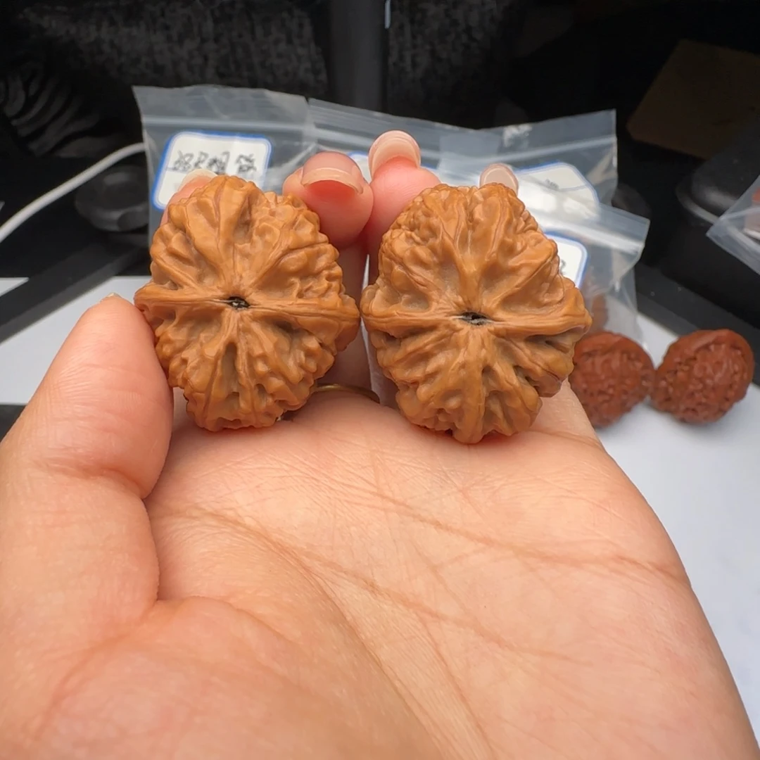 吊坠文玩核桃37平谷火苗