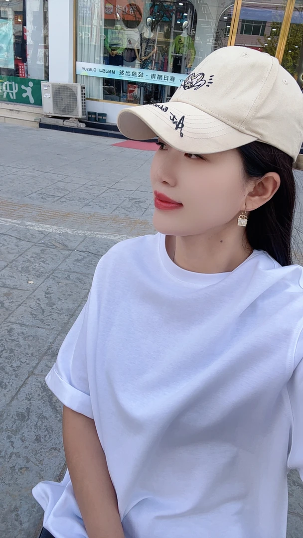 白色袖翻折边听T恤