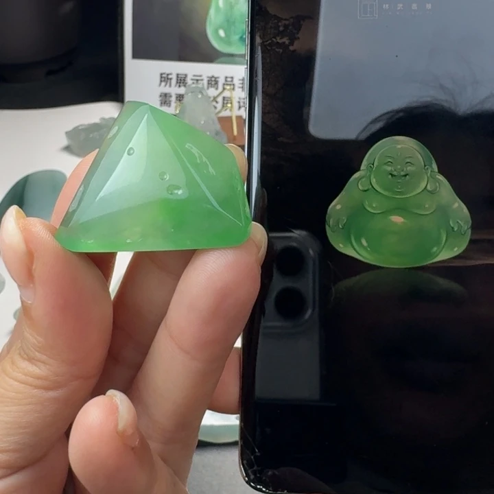定制翡翠未镶嵌满色甜阳绿佛公题材