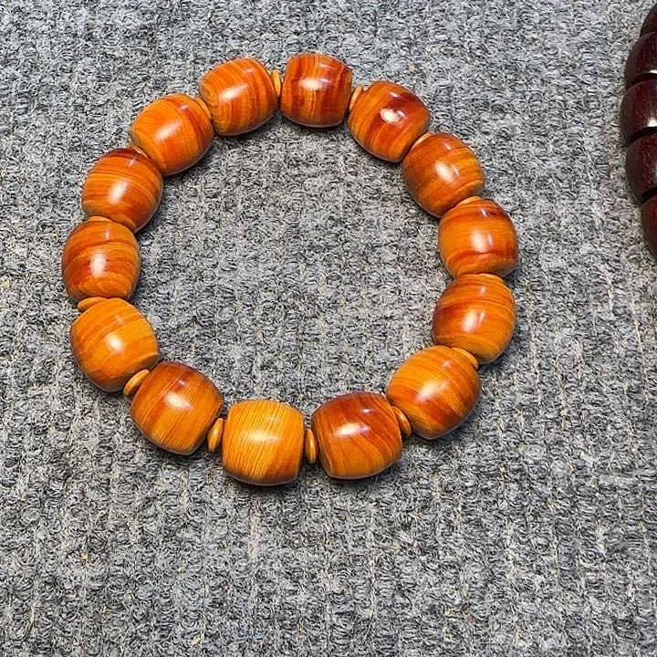 跳***动柏木（崖柏）全陈化老料把件