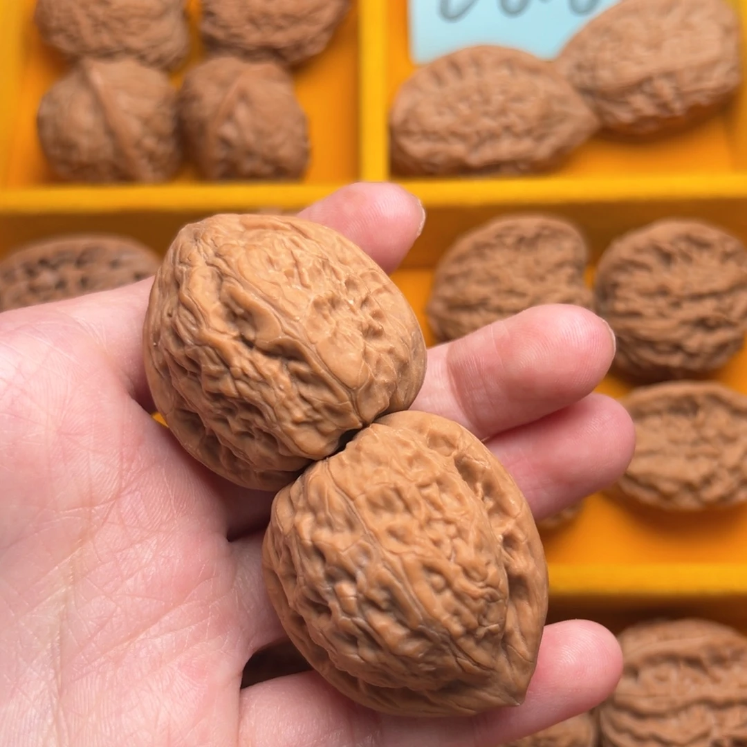 菩***树把件文玩核桃文玩核桃（有一点小黄尖）