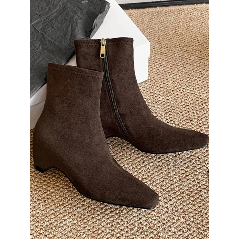 内增高5cm法式复古瘦瘦靴女秋新款极简精致气质韩系女短靴马丁靴