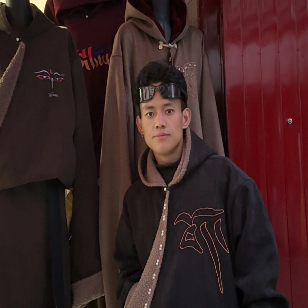 男士带帽连体藏装冬季新款带字母外套