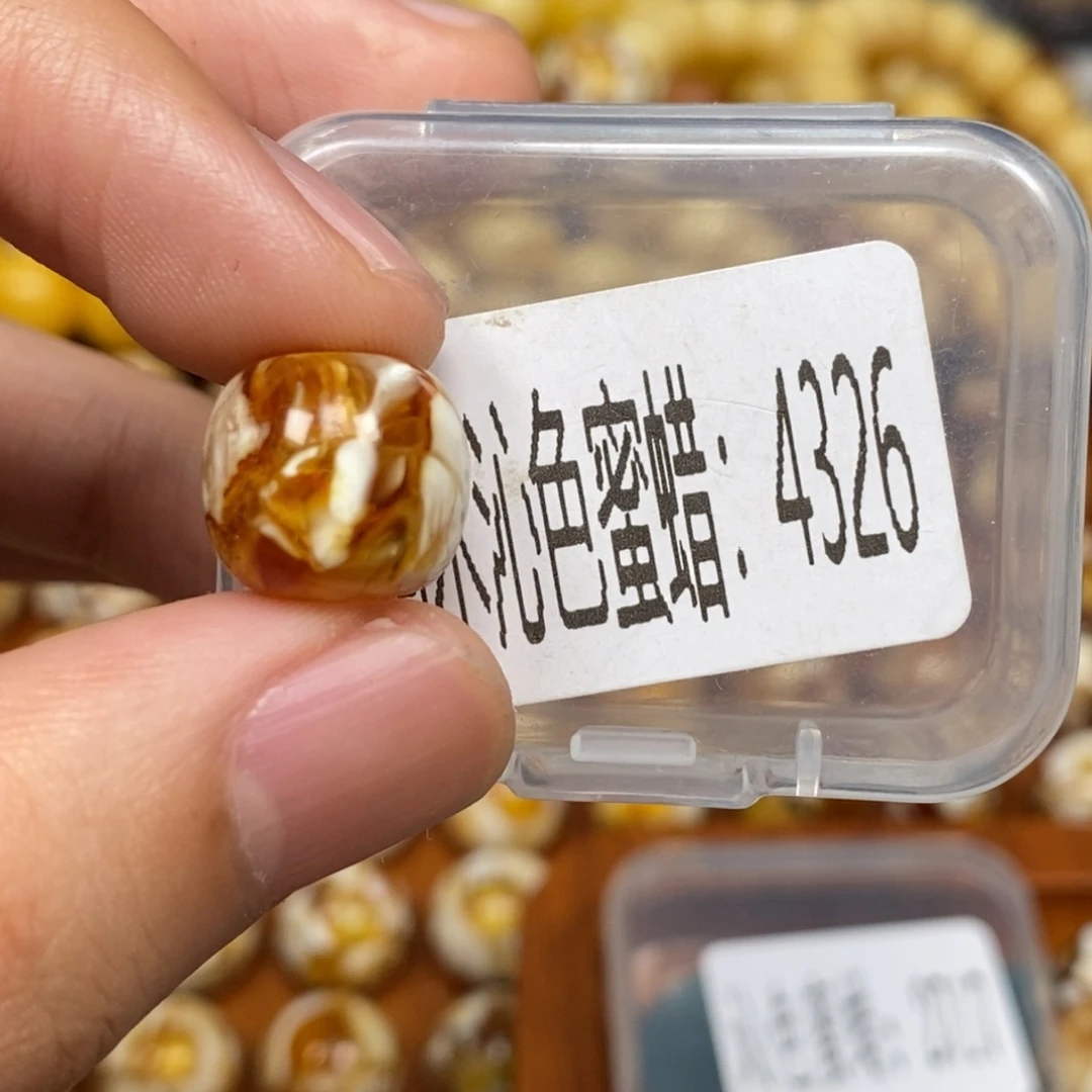 蜜蜡未镶嵌珠宝奇石4326