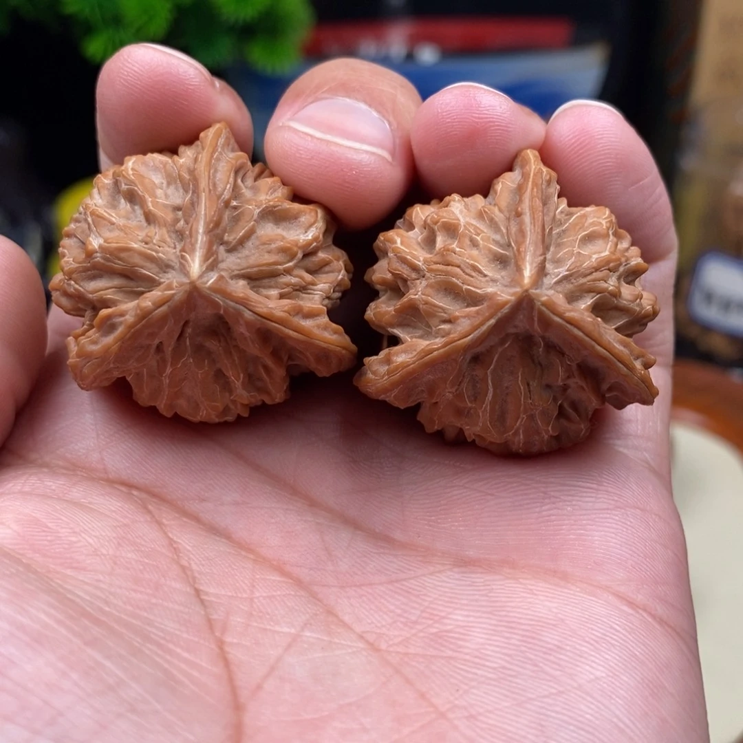 文玩核桃把件盘山三棱36