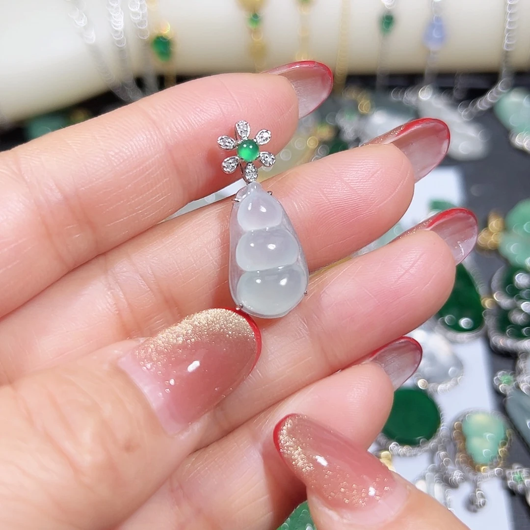 翡翠吊坠(不含链)18K金镶嵌