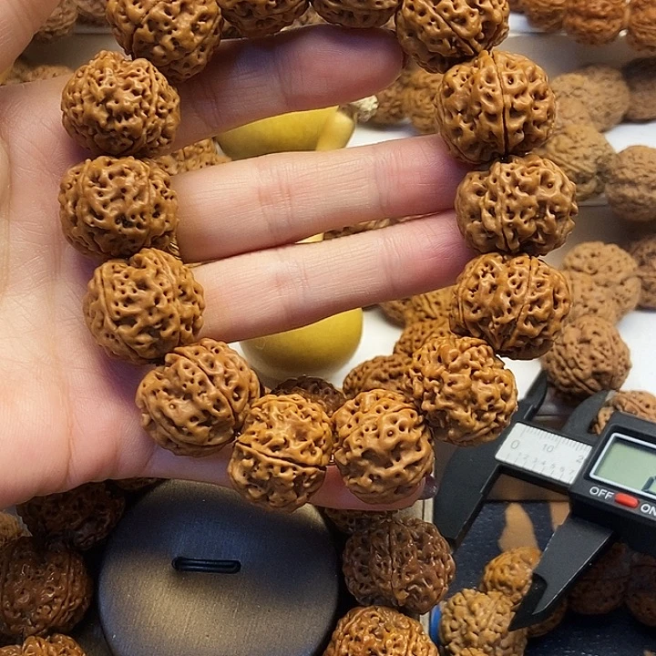 Y***.金刚菩提吊坠蜂王梅花