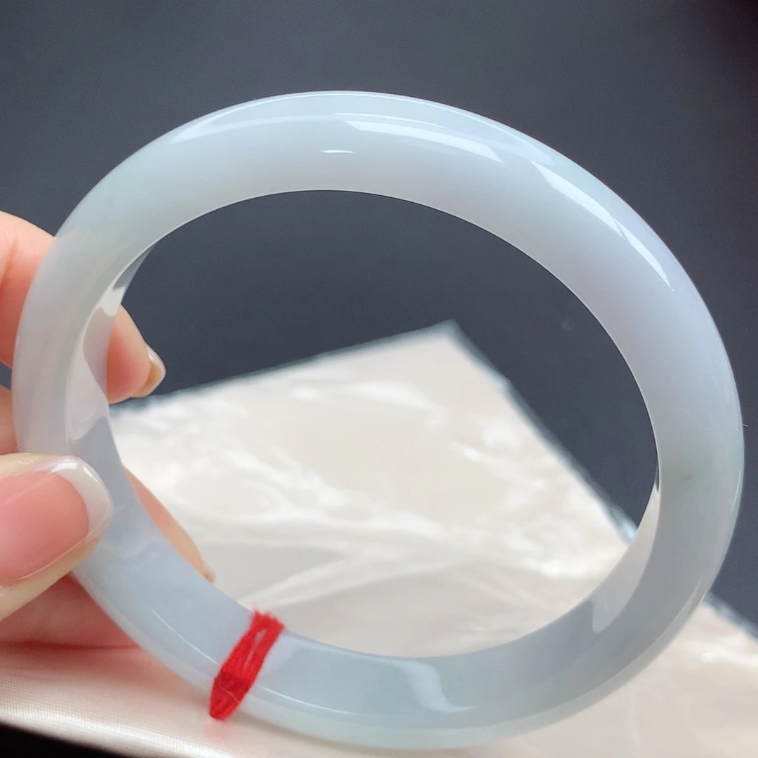 翡翠手镯未镶嵌65圈口