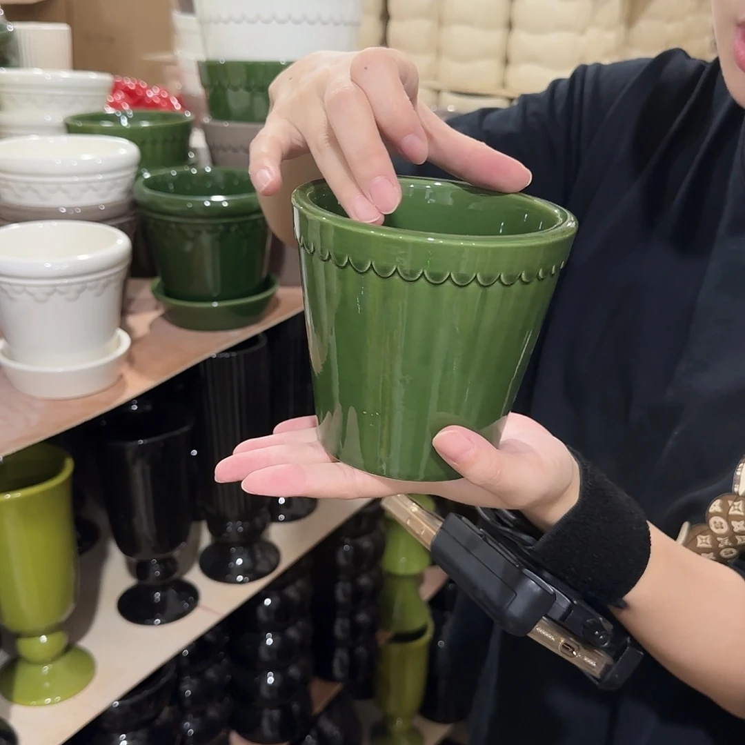 a4绿色带托花盆花盆花盆