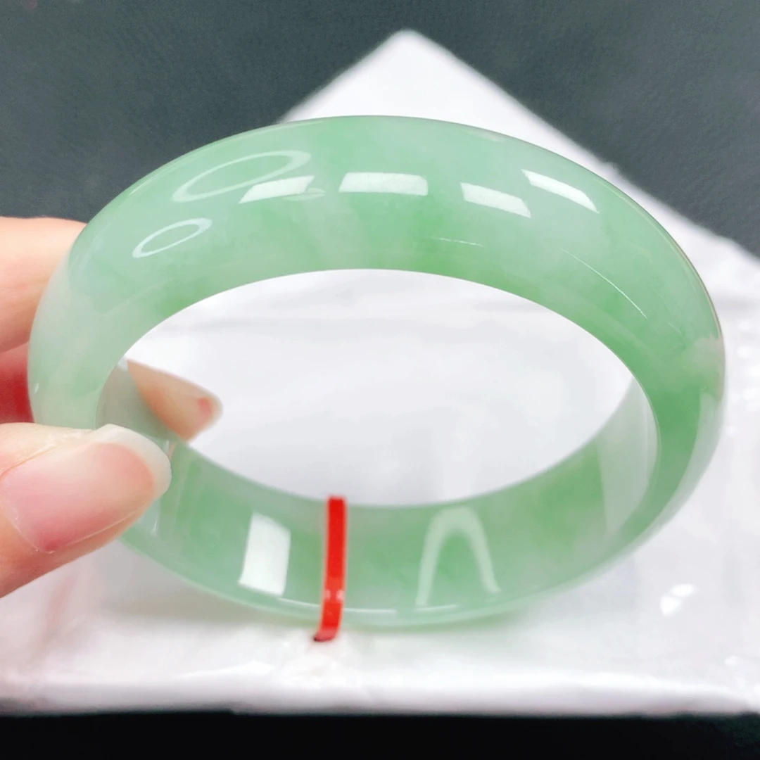 翡翠未镶嵌手镯57圈