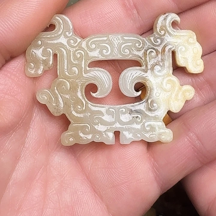 和田玉挂件未镶嵌言****格