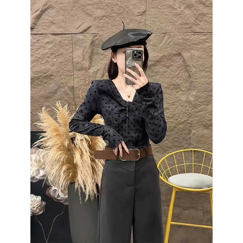 辣妹高级感气质波点V领长袖T恤女秋季新款修身显瘦百搭打底衫上衣