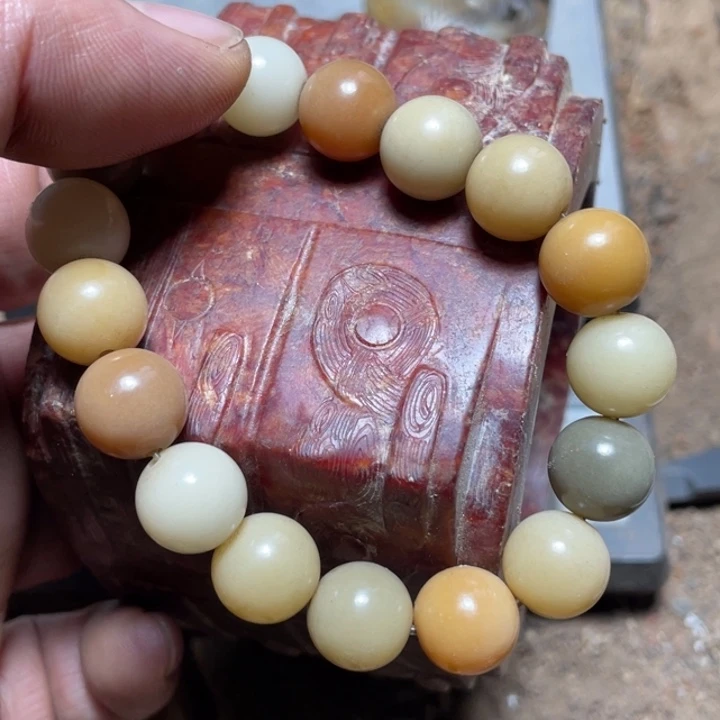 用***7白玉菩提吊坠Cvjhjbbvvbvvb