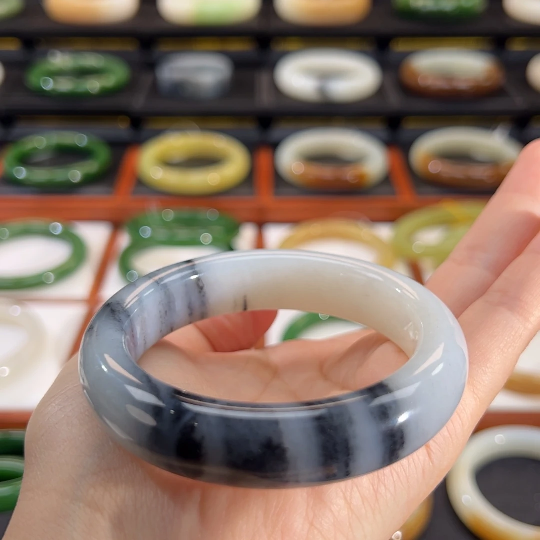 和田玉（墨玉）手镯未镶嵌江南烟雨